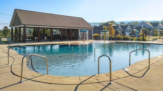 7458 White Pine Drive, Ooltewah, TN 37363