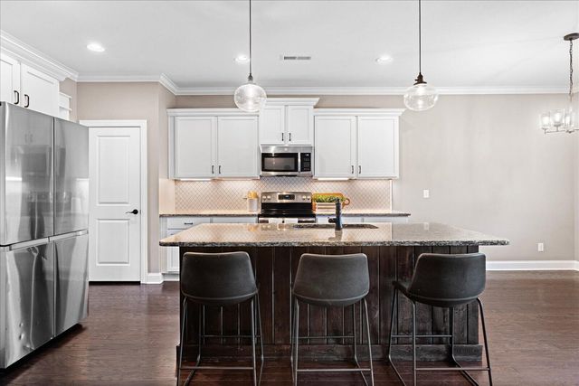 7458 White Pine Drive, Ooltewah, TN 37363