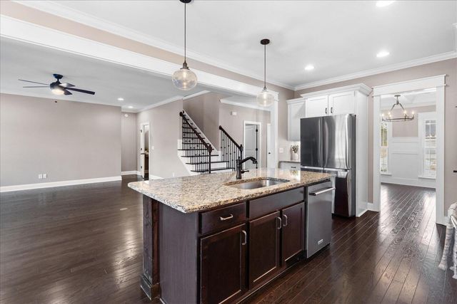 7458 White Pine Drive, Ooltewah, TN 37363