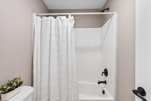 7458 White Pine Drive, Ooltewah, TN 37363