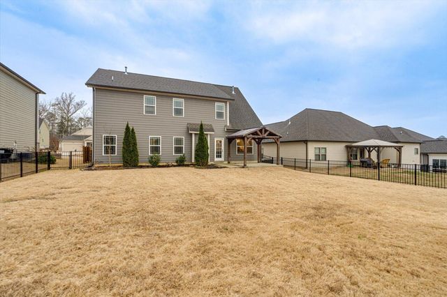 7458 White Pine Drive, Ooltewah, TN 37363
