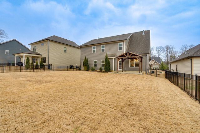 7458 White Pine Drive, Ooltewah, TN 37363