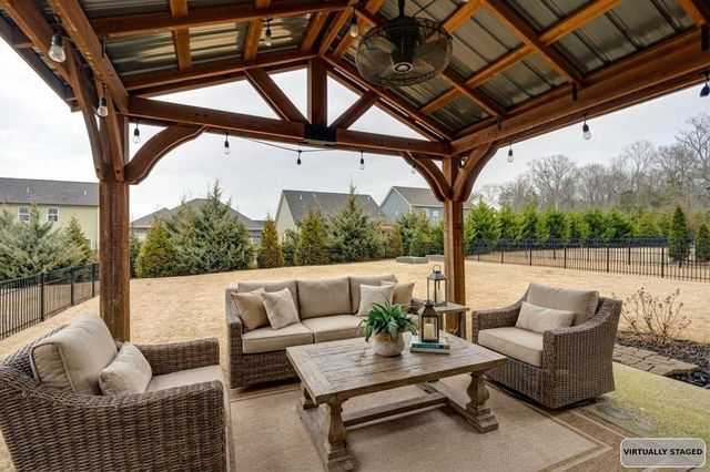 7458 White Pine Drive, Ooltewah, TN 37363