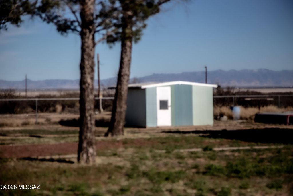 Image 21 of property listing at 766 W Calle Rhode Island Circle, Cochise, AZ 85606