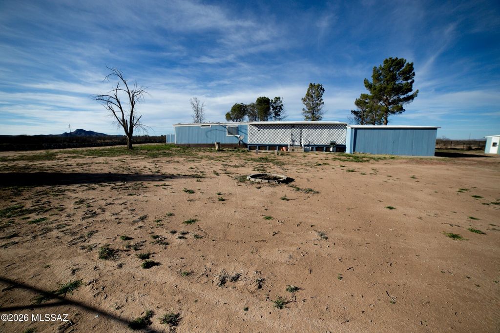 Image 24 of property listing at 766 W Calle Rhode Island Circle, Cochise, AZ 85606