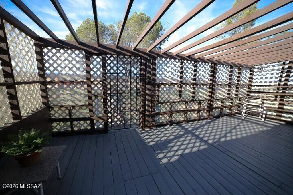 Image 6 of property listing at 766 W Calle Rhode Island Circle, Cochise, AZ 85606