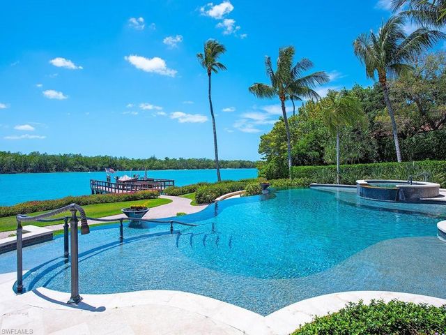 840 Admiralty Parade E, Naples, FL 34102