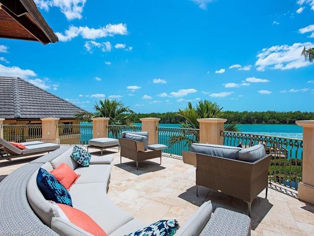 840 Admiralty Parade E, Naples, FL 34102