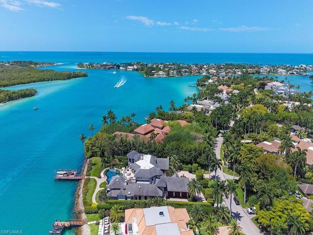 840 Admiralty Parade E, Naples, FL 34102
