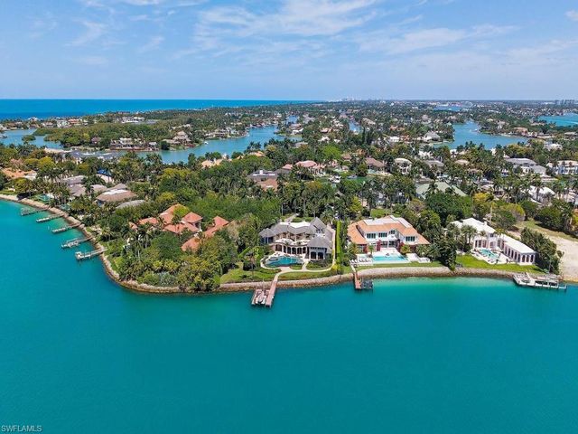 840 Admiralty Parade E, Naples, FL 34102