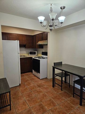 7234 W North Avenue 908, Elmwood Park, IL 60707