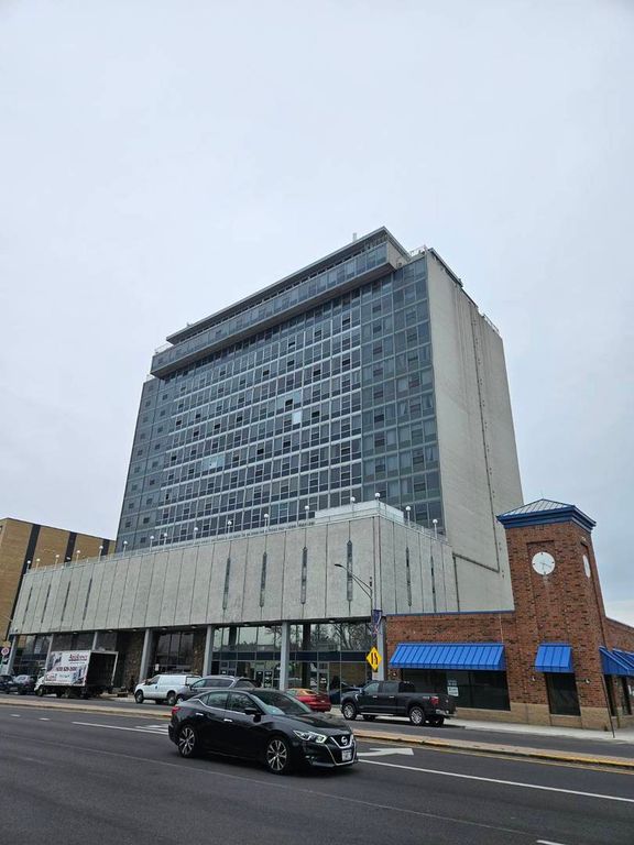 7234 W North Avenue 908, Elmwood Park, IL 60707