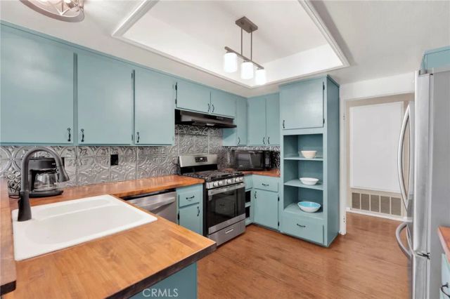 2425 San Fernando Court, Claremont, CA 91711