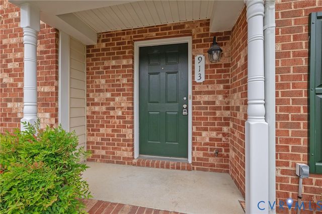 913 Dominion Townes Ct, Richmond, VA 23223