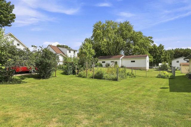 703 PARK AVENUE, Little Chute, WI 54140