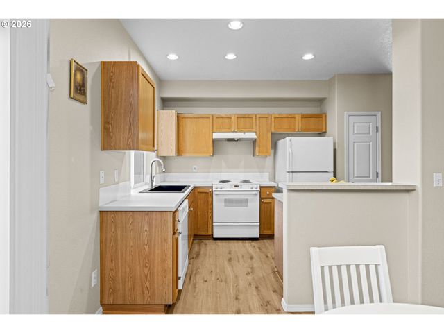 6315 Sw VINWOOD Ter, Beaverton, OR 97078