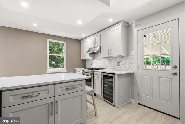 6000 NEWTOWN AVE, Philadelphia, PA 19111