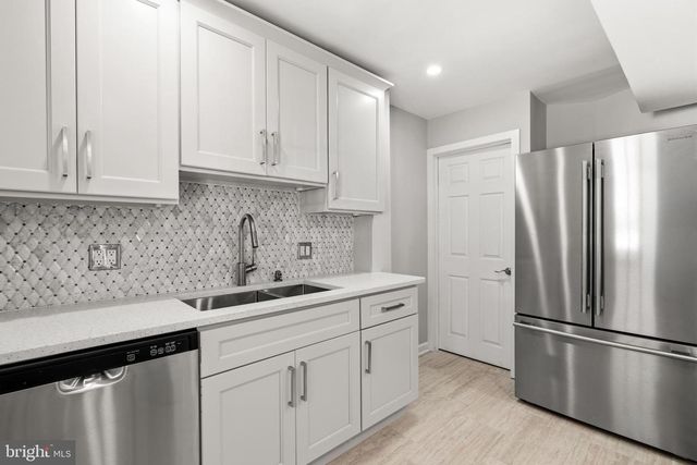 6000 NEWTOWN AVE, Philadelphia, PA 19111