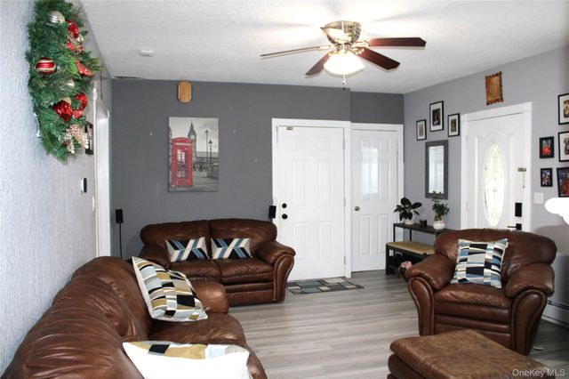 20020 104th Avenue, Saint Albans, NY 11412