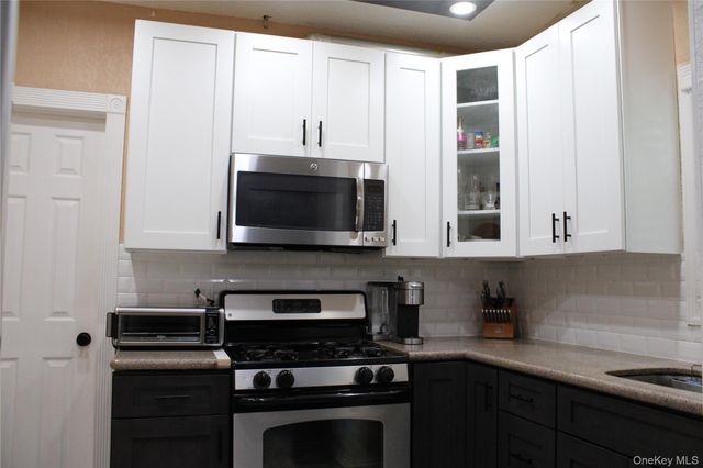 20020 104th Avenue, Saint Albans, NY 11412