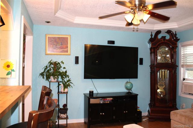 20020 104th Avenue, Saint Albans, NY 11412