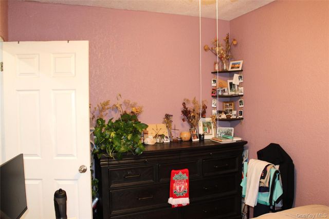 20020 104th Avenue, Saint Albans, NY 11412