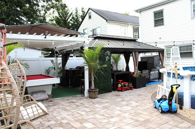 20020 104th Avenue, Saint Albans, NY 11412