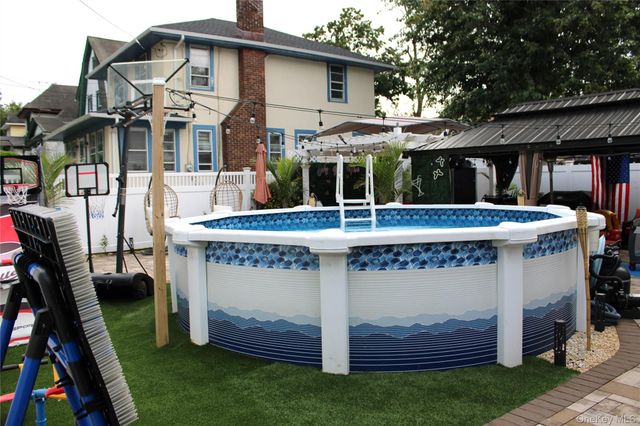 20020 104th Avenue, Saint Albans, NY 11412