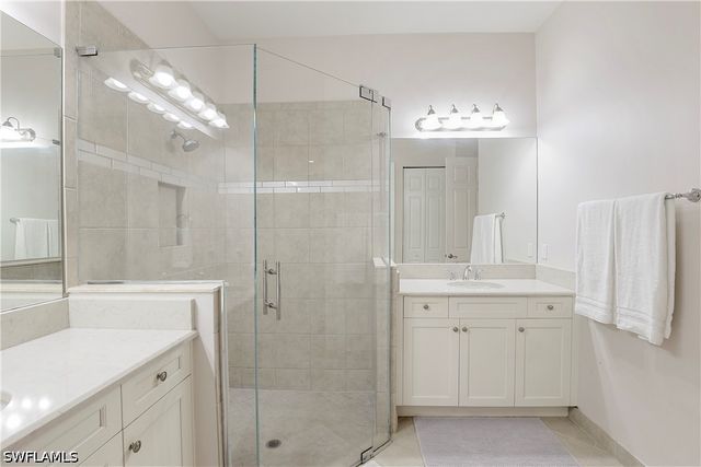 13435 Silktail DR, Naples, FL 34109
