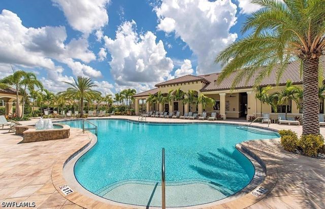 13435 Silktail DR, Naples, FL 34109