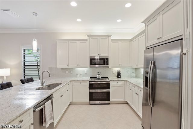 13435 Silktail DR, Naples, FL 34109