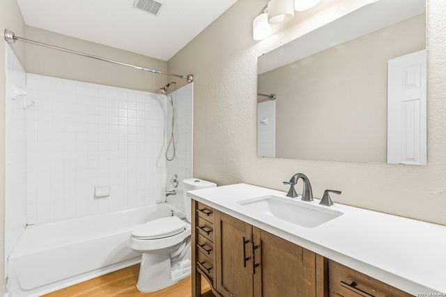 1921 Walter Raleigh, Windcrest, TX 78239