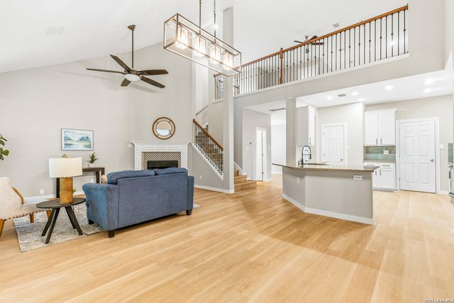 1921 Walter Raleigh, Windcrest, TX 78239