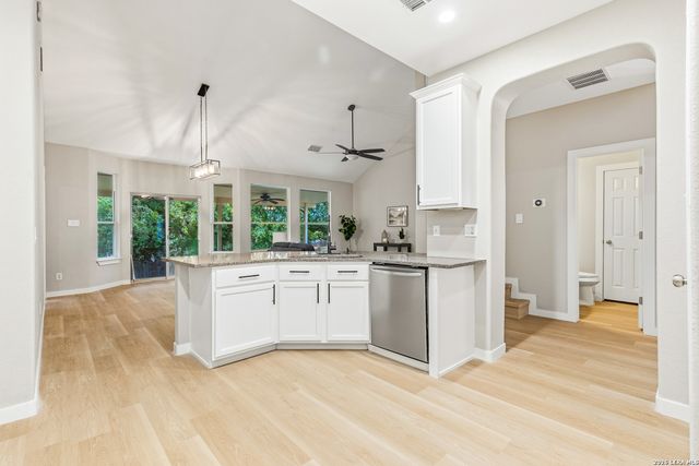 1921 Walter Raleigh, Windcrest, TX 78239
