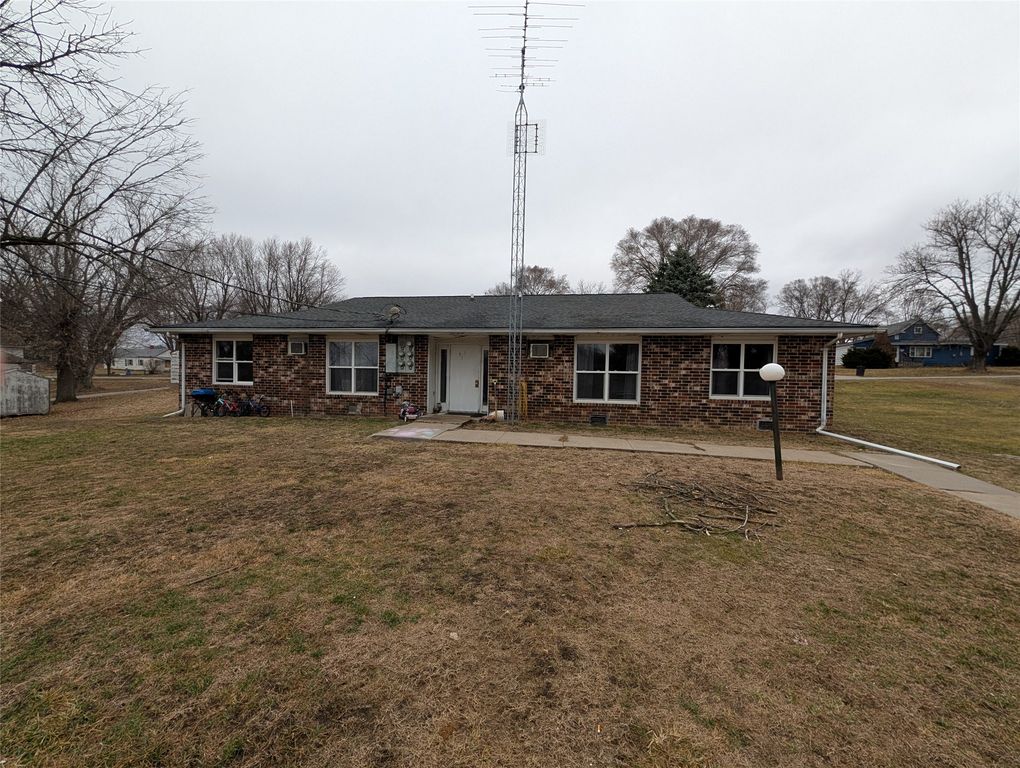 918 Smith Street, Woodburn, IA 50275