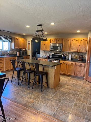 2567 State Route 555, Little Hocking, OH 45742