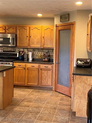 2567 State Route 555, Little Hocking, OH 45742