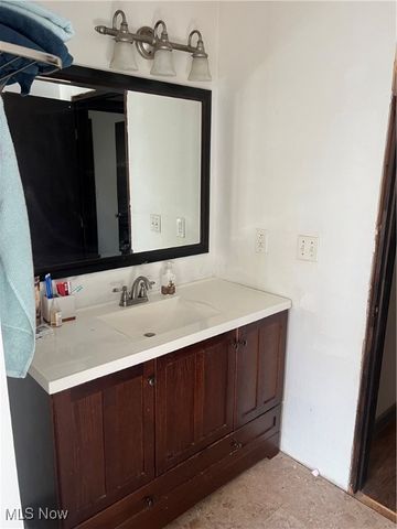 2567 State Route 555, Little Hocking, OH 45742