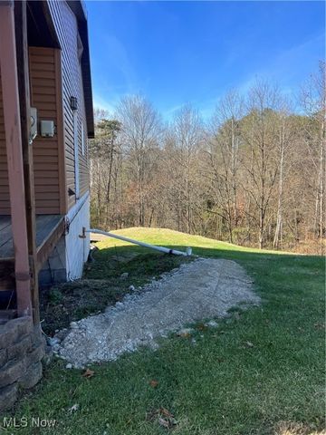 2567 State Route 555, Little Hocking, OH 45742