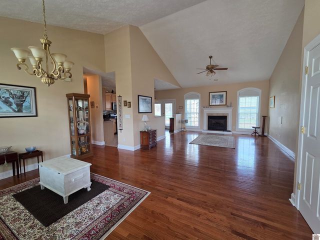 2330 Perkins Creek Drive, Paducah, KY 42001