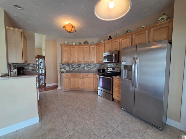 2330 Perkins Creek Drive, Paducah, KY 42001