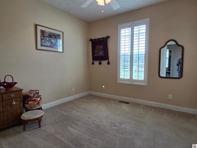 2330 Perkins Creek Drive, Paducah, KY 42001