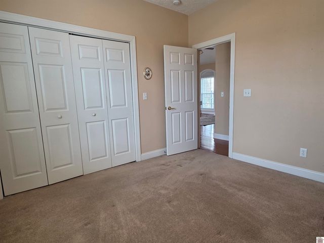 2330 Perkins Creek Drive, Paducah, KY 42001