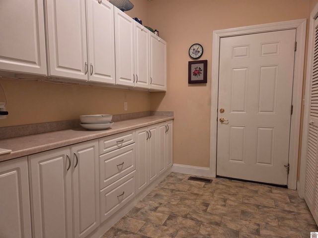 2330 Perkins Creek Drive, Paducah, KY 42001