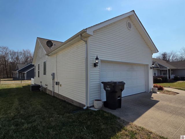 2330 Perkins Creek Drive, Paducah, KY 42001