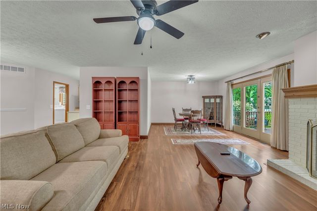 19757 Cross Trail S, Strongsville, OH 44136
