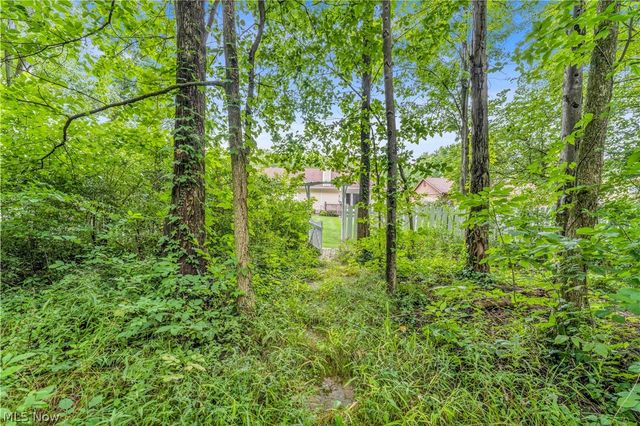 19757 Cross Trail S, Strongsville, OH 44136