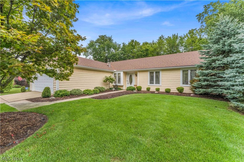 19757 Cross Trail S, Strongsville, OH 44136