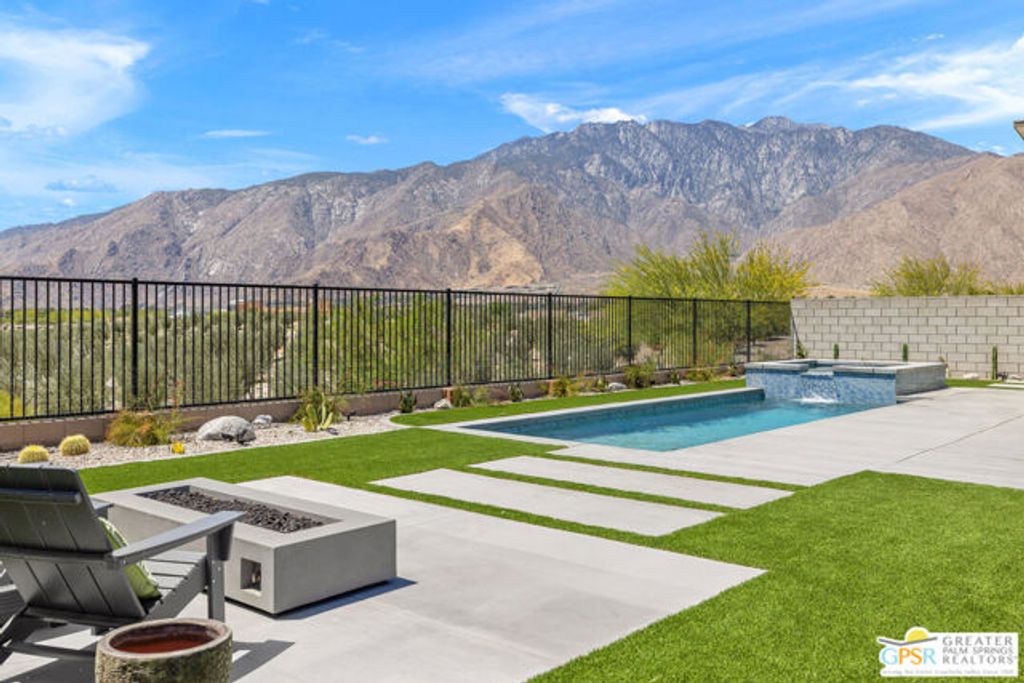 337 Mustang Lane, Palm Springs, CA 92262