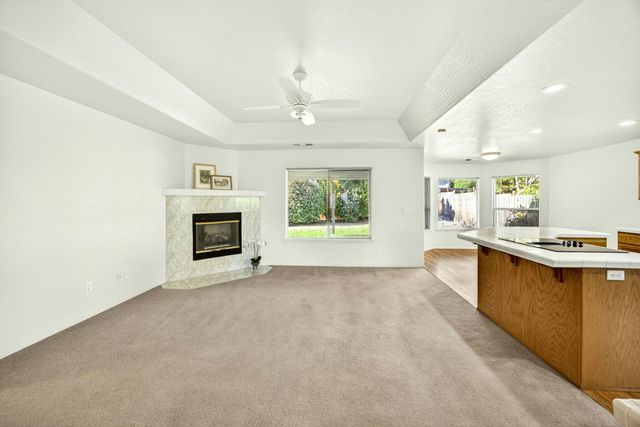 2855 Shanteal Place, Medford, OR 97504